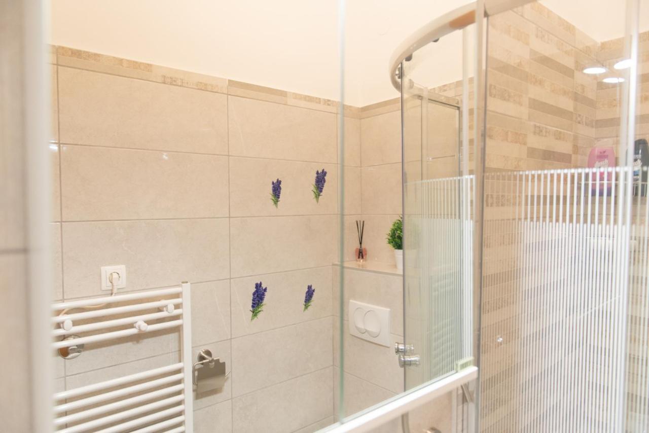 Studio Apartment Vittoria 洛夫兰 外观 照片